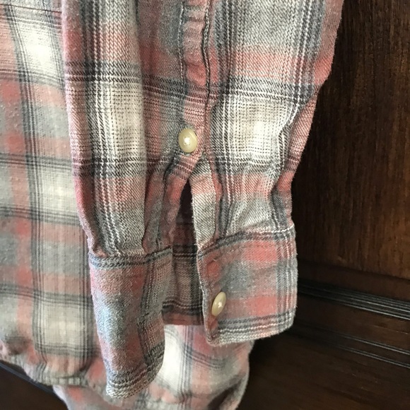 Gap Muted Plaid Long Sleeve Hi-Lo Shirt - Picture 5 of 5